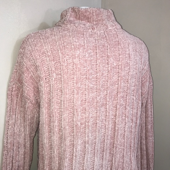 Urban Heritage BabyPink Cable Knit Cropped Sweater - Picture 9 of 13